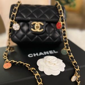 NEW RARE 23C CHANEL  CASINO CRUISE COLLECTION LAMBSKIN LEATHER BLACK MINI BAG